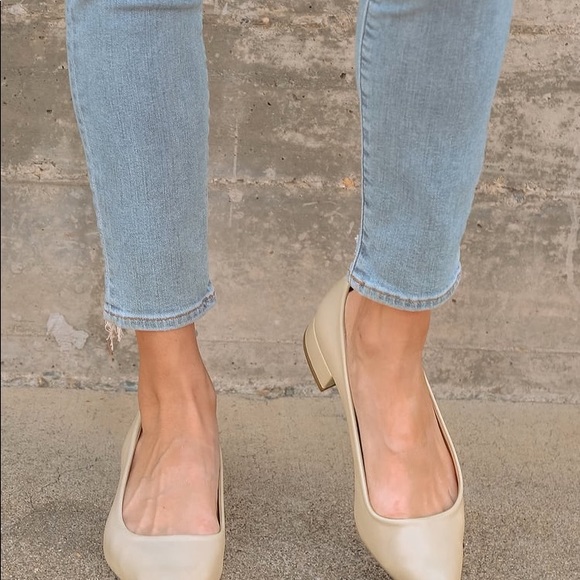 LULU’s Alessia Bone Low Pointed-Toe Heels - Picture 2 of 7